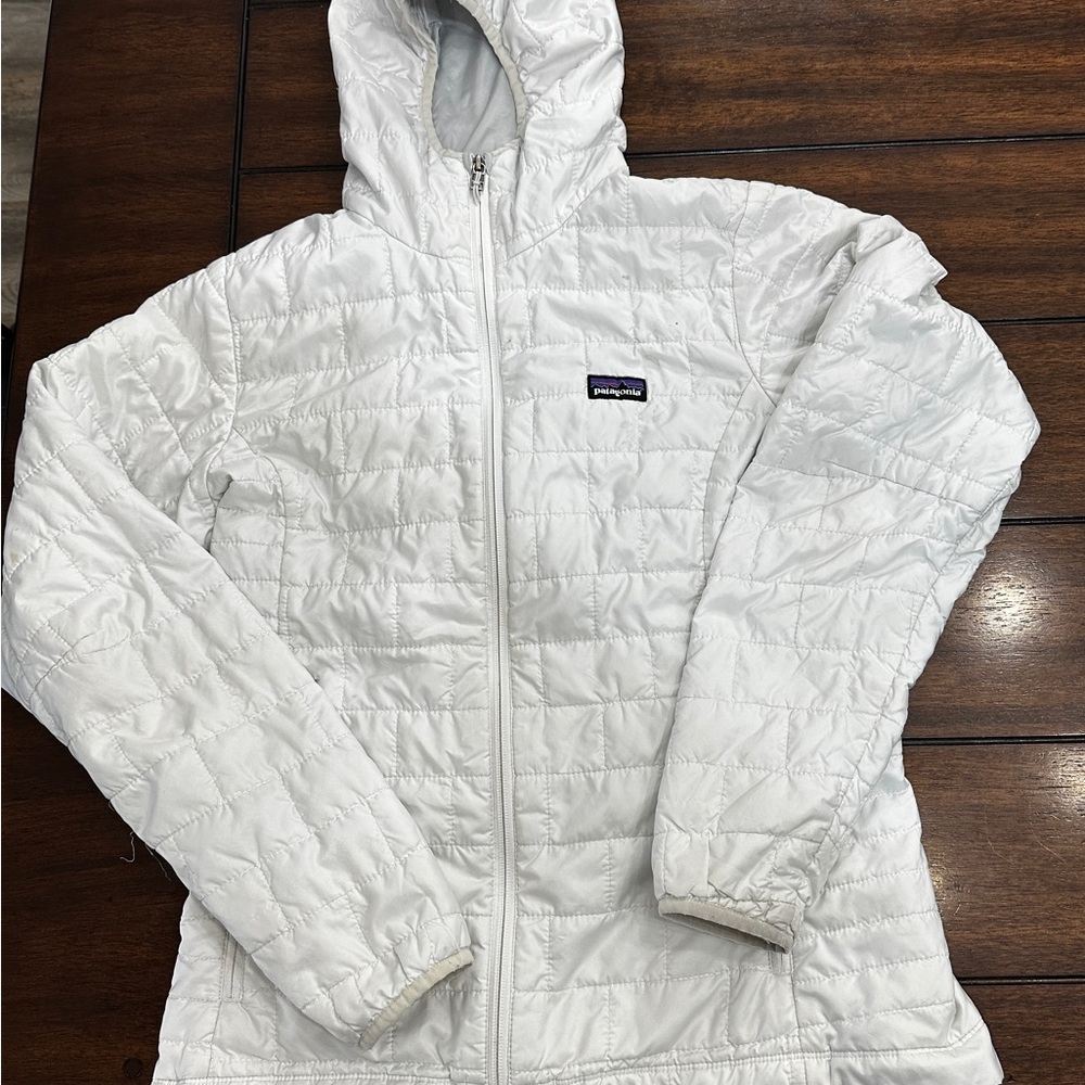 Patagonia Women’s Nano Puff Jacket White Hooded Medium